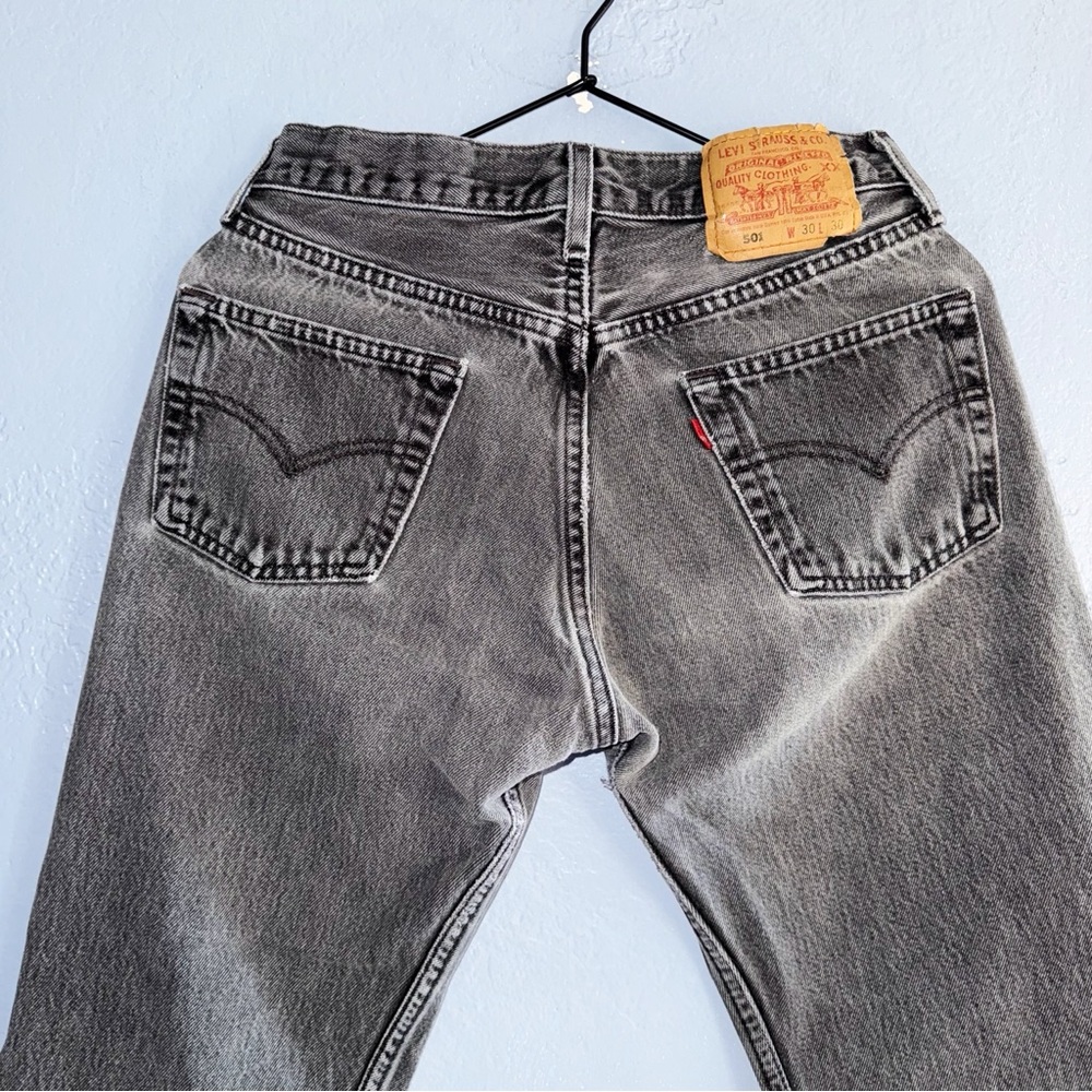 Levi’s 501 90s Vintage grunge faded Jeans Size 30/ 27” - Picture 5 of 13